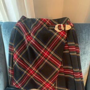 Maje skirt. Zipper back with pleats